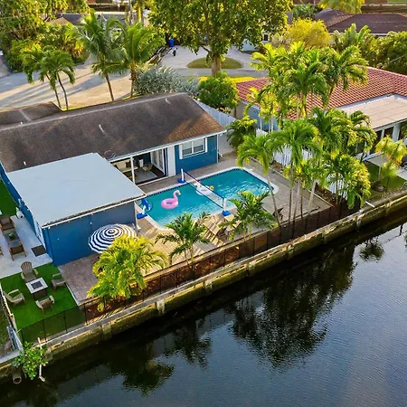 Villa Peaceful 5Br -Waterway Views Private Heated Pool
